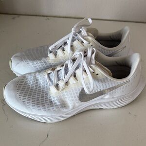 Nike zoom pegasus 37 White and Silver Running Shoes